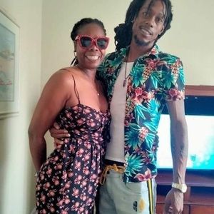 Meet your Posher, Paris